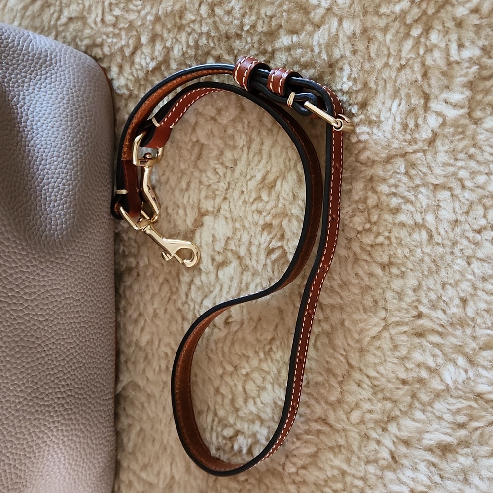 Gorgeous Dooney & Bourke Elephant Leather Satchel or Shoulder Bag 🩶🐘 - Picture 13 of 16